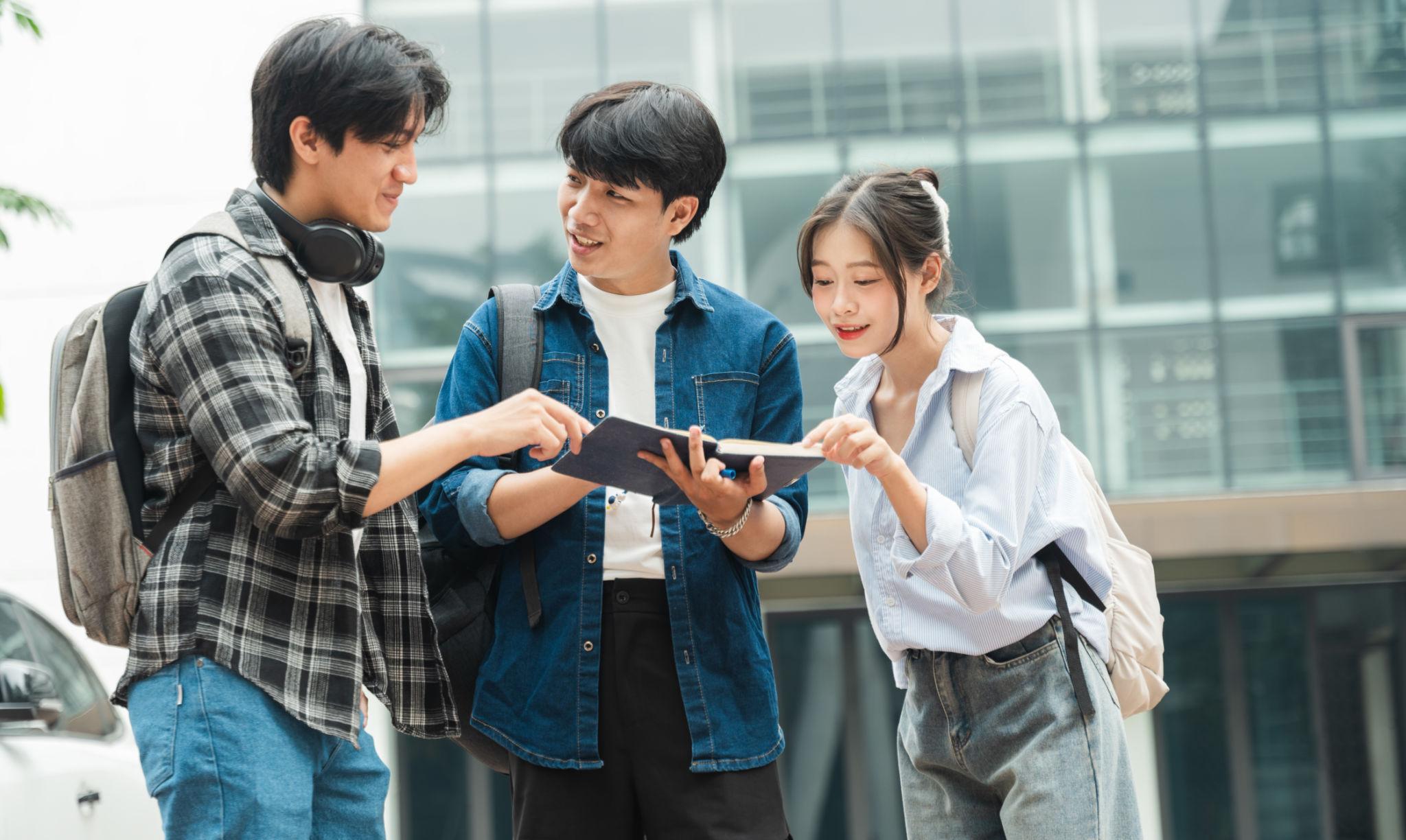 Students discussing their university study options